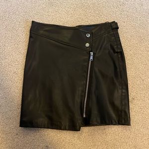 Guess black skirt